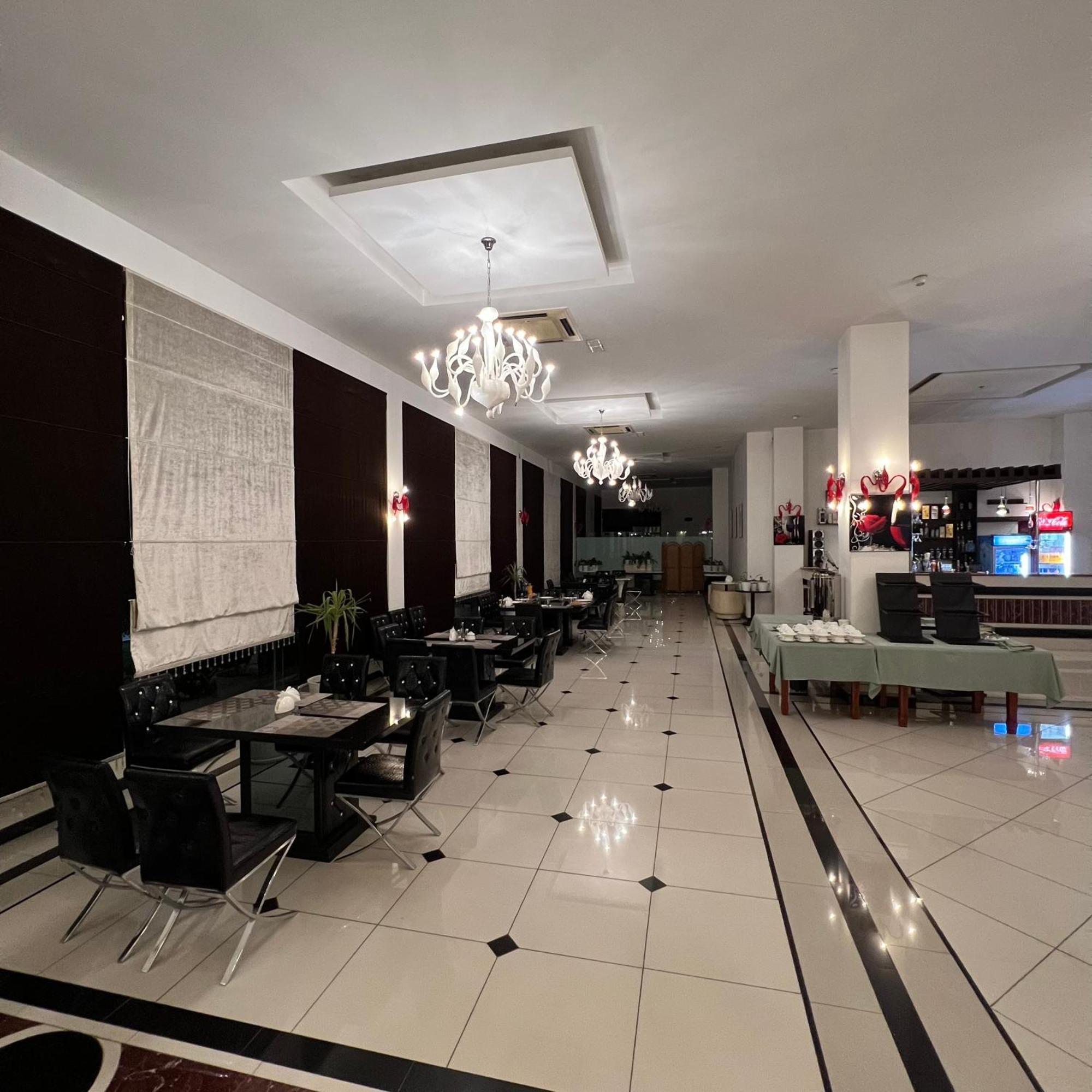Ziyorat Luxury Hotel Fergana Exterior photo