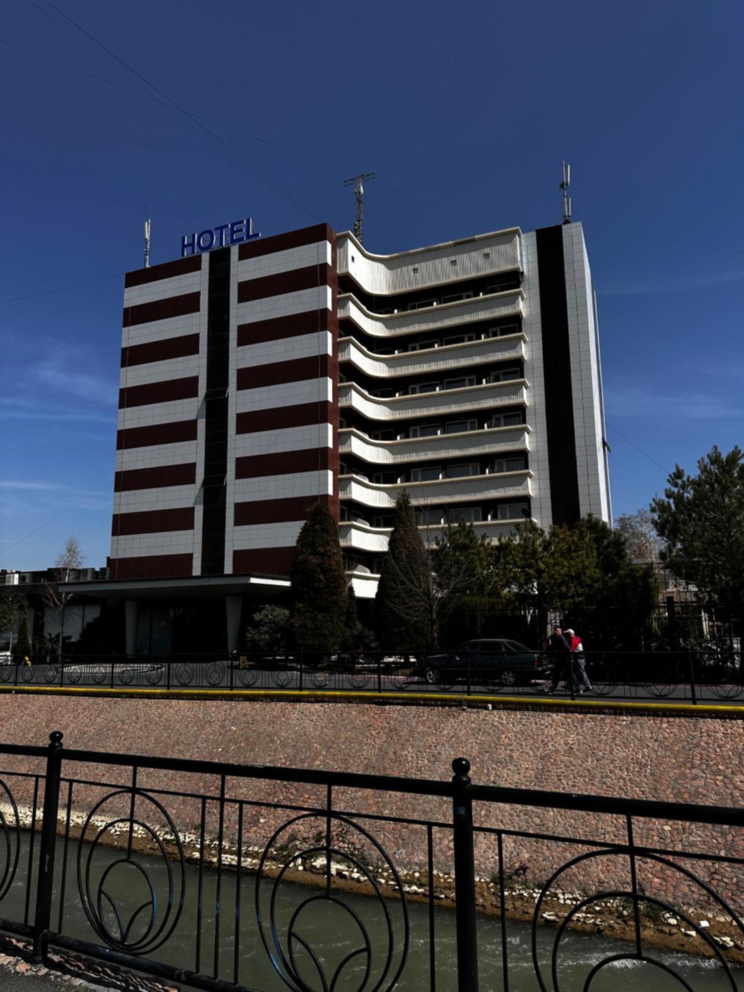 Ziyorat Luxury Hotel Fergana Exterior photo