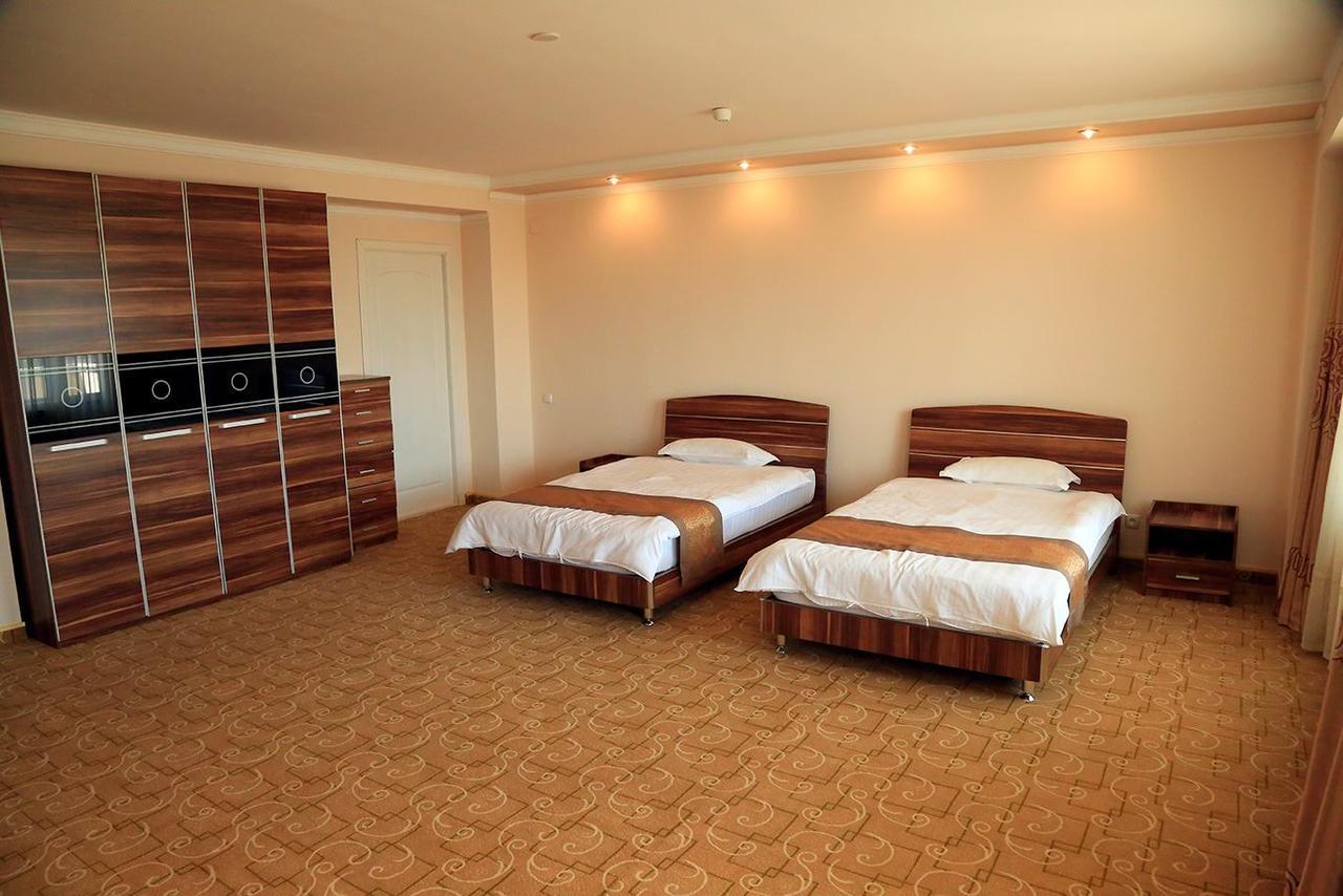 Ziyorat Luxury Hotel Fergana Exterior photo
